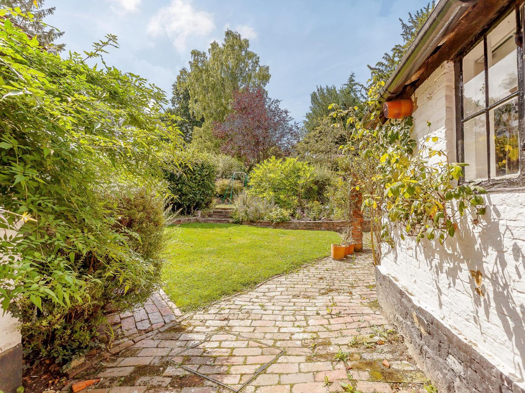 Pollard Cottage Лингфийлд Екстериор снимка